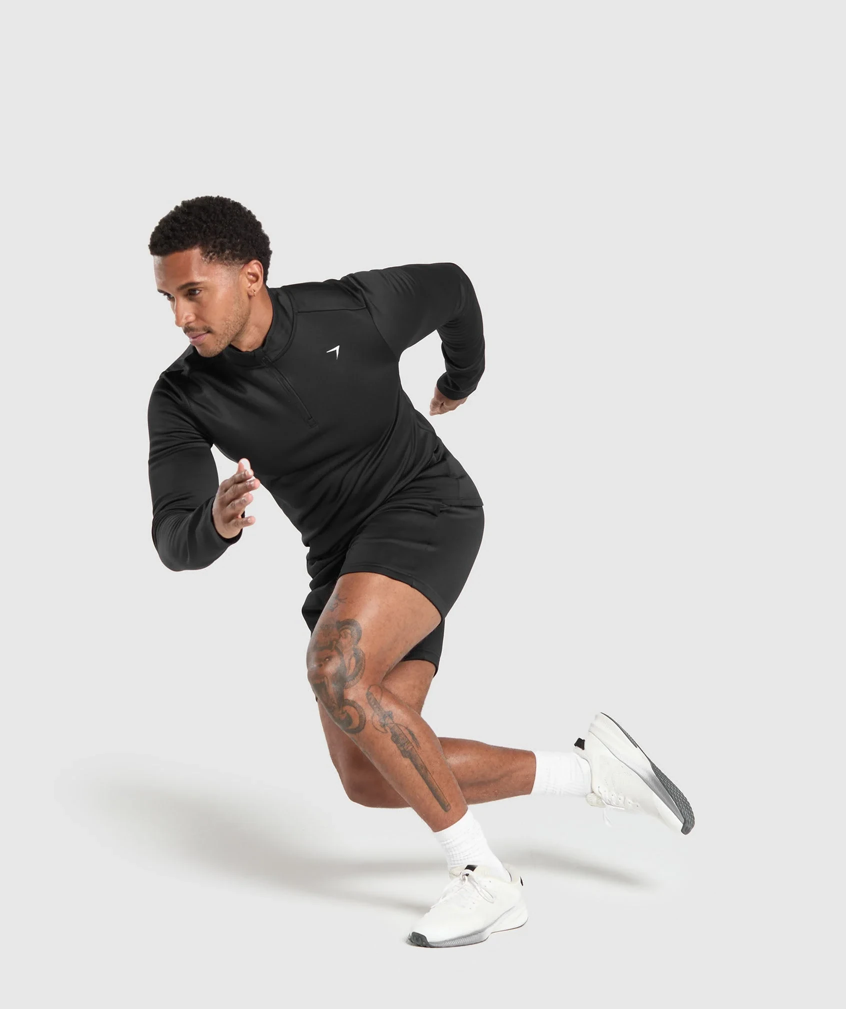 pullover zip pose